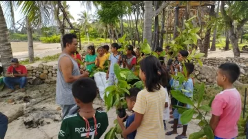 Cegah Abrasi dan Hijaukan Sabu Raijua, TBM Amien Gagas Gerakan Menanam