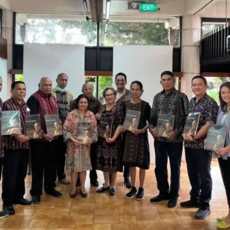 Serah Terima Buku Kompas Gramedia, KBM Jaya Ajak Kawal Frans Seda Jadi Pahlawan Nasional