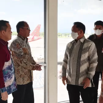 Wali Kota Danny Pomanto Ajak Mendagri Tito Nikmati Kuliner Makassar Kota Makan Enak