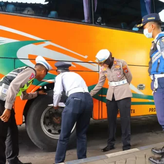 Siapkan Mudik Aman Sejumlah Sopir Dan Kendaraan Di Cek