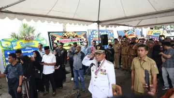 Wali Kota Makassar Danny Pomanto Pimpin Pelepasan dan Persemayaman Almarhum Rapsel Ali Secara Militer