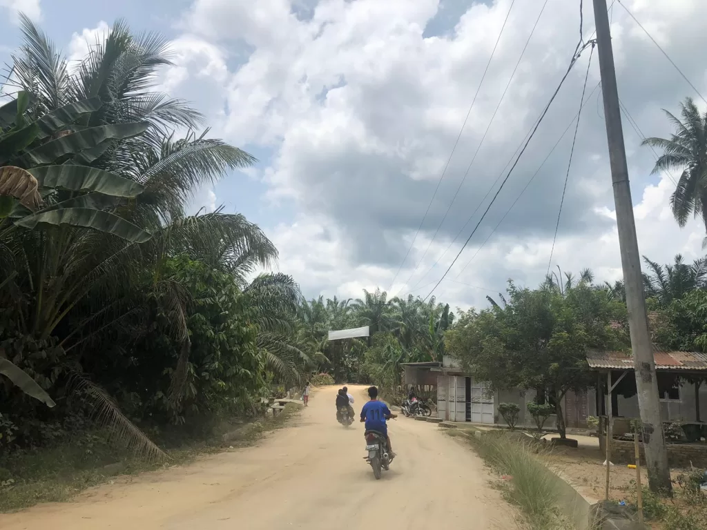 Jalan Desa Sordang Simalungun Sumut, Berdebu dan Tidak Diaspal