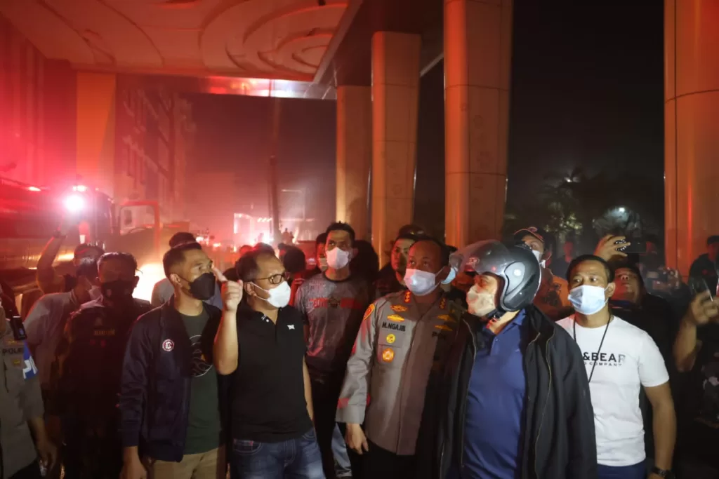 Sigap, Wali Kota Danny Pomanto Respon Cepat Musibah Kebakaran TSM Makassar