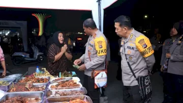Kapolda NTT Periksa Pos Pam Ops Ketupat LLBK Dan Aktivitas Warga