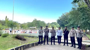 Kondusif, Ratusan Personel Gabungan Polda NTT Dan Ormas Lintas Agama Jaga Perayaan Idul Fitri Kota Kupang