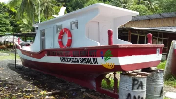 Minta Di Menteri Sosial, Bupati Ende Dapat 25 Kapal Tangkap Ikan Untuk Kelompok Nelayan