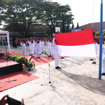 Danny Pomanto Canangkan Penggunaan Baju Adat dan Penerapan Metode Belajar Gampang Asyik Menyenangkan pada Hardiknas 2023