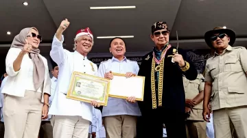 Forum Sunda Sabuana Prawiro Daulat HASHIM DJOJOHADIKUSUMO sebagai Putra Adiluhung Sunda