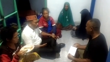 Wakil Bupati Manggarai Timur NTT Siprianus Habur Sapa ODGJ