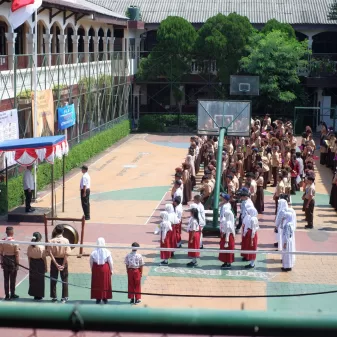 MPLS SMA YAPEMRI DEPOK TRADISI DAN KEGIATAN PERTAMA SAAT MASUK SEKOLAH