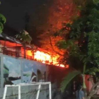 Gudang Sekolah SMPN 3 DEPOK, Terbakar