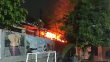 Gudang Sekolah SMPN 3 DEPOK, Terbakar