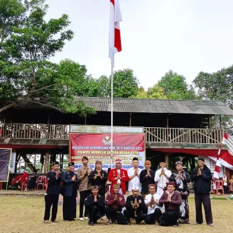 Peringati Hari Kemerdekaan RI Ke-78 Tahun, diikuti Tokoh Budayawan, Veteran, Smart Ladies, Santri Bersama PRAWIRO IGMP JABAR BANTEN di Taman Wisata Batu Mahpar Tasikmalaya