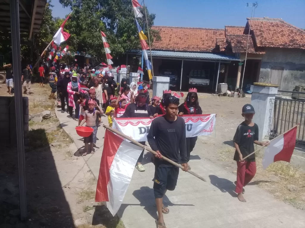 Meriahkan HUT RI Ke-78 Warga Masyarakat Kiajaran Kulon Menggelar pawai Keliling Kampung