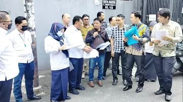 PENGGUGAT DAN TERGUGAT SEPAKAT TANAH DAN BANGUNAN TOMANG TINGGI XV NO. 5 JAKARTA BARAT ADALAH  OBJEK SENGKETA DALAM PERKARA