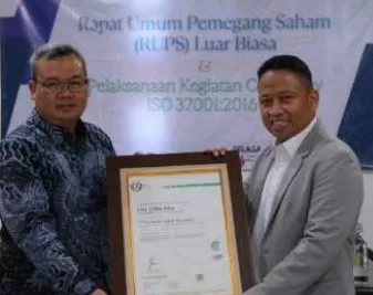 Usai RUPSLB Dirut PT. Asasta Depok Terima Sertifikasi ISO 370001:2016