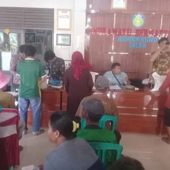 Ratusan Warga Lelea, Indramayu Dapat Bantuan Beras 10Kg