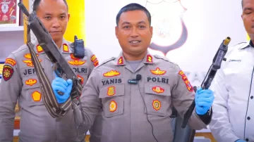 Kapolres Aceh Tamiang Press Release Temuan Dua Pucuk Senjata, Diduga Peninggalan Masa Konflik