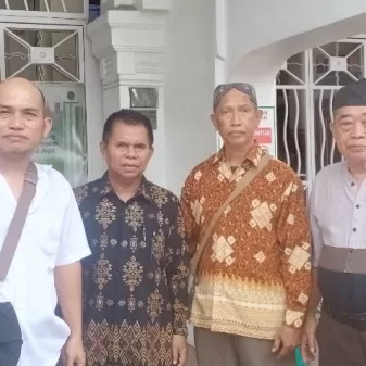 Ahli Waris Serta Pengurus Yayasan Nahdiyat Hadiri Sidang Pertama di PN Makassar