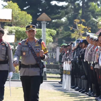 Songsong Pengamanan Pemilu Serentak 2024, Polres Ngada Apel Gelar Pasukan OMB