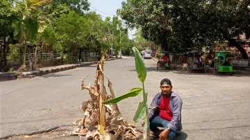 Jalan Amblas, LSM KIPFA Maros Soroti Pemda Maros Yang Tutup Mata