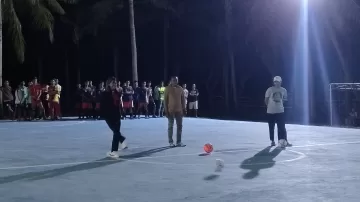 Pendeta Femi Nassa -Neno Buka Turnamen Futsal Matepu Cup I Tahun 2023