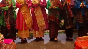 Karlina Damiri Hadiri Hari Ulos Nasional Jakarta Pusat