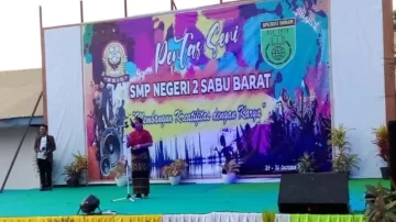 Implementasi Kurikulum Merdeka, SMP Negeri 2 Sabu Barat Gelar Pentas Seni