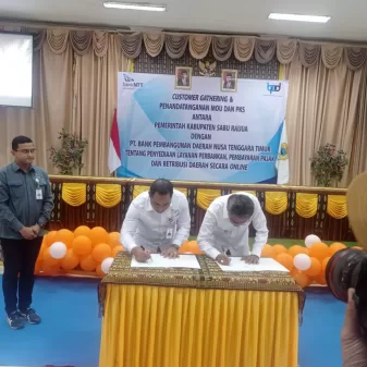 Pemda Sabu Raijua dengan Bank NTT Tanda Tangan Perjanjian Kerja Sama