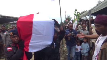 Haru, Ini Tayangan Lengkap Pemakaman Brimob Bonifasius Jawa Yang Gugur Di Papua