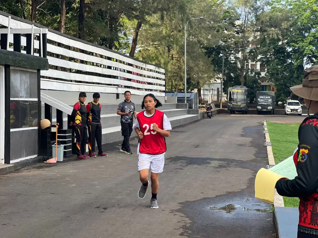Saudari Kandung Brimob Boja Yang Gugur Di Papua Lulus Anggota Polri