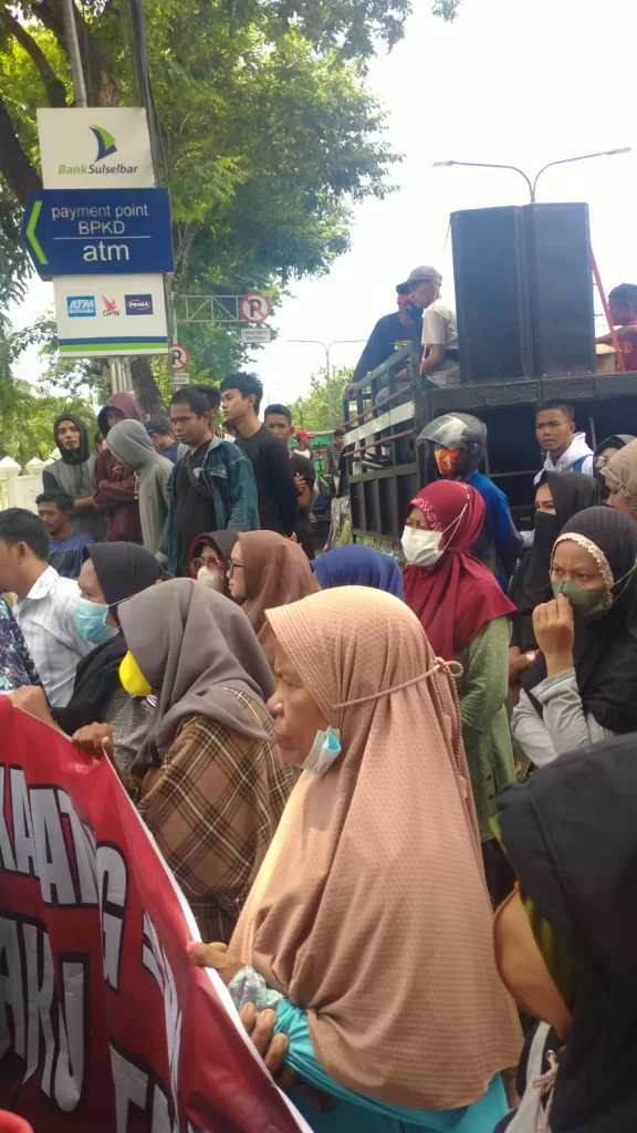 Tak Terima Kadesnya Difitnah, Warga Desa Kadatong Gelar Aksi Sejumlah Titik Di Takalar