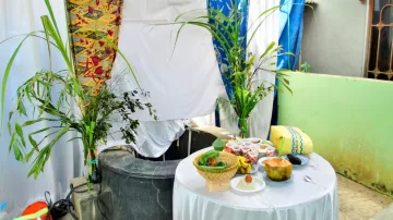 Tradisi Sakral Masyarakat Desa Waru, Doa Bersama Buyut Tedeng