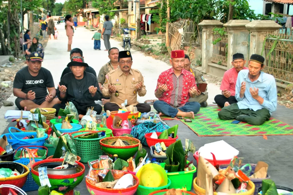 Warga Desa Kiajaran Wetan Gelar Baritan, Wujud Syukur Atas Pembangunan Jalan Cor Beton