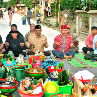 Warga Desa Kiajaran Wetan Gelar Baritan, Wujud Syukur Atas Pembangunan Jalan Cor Beton