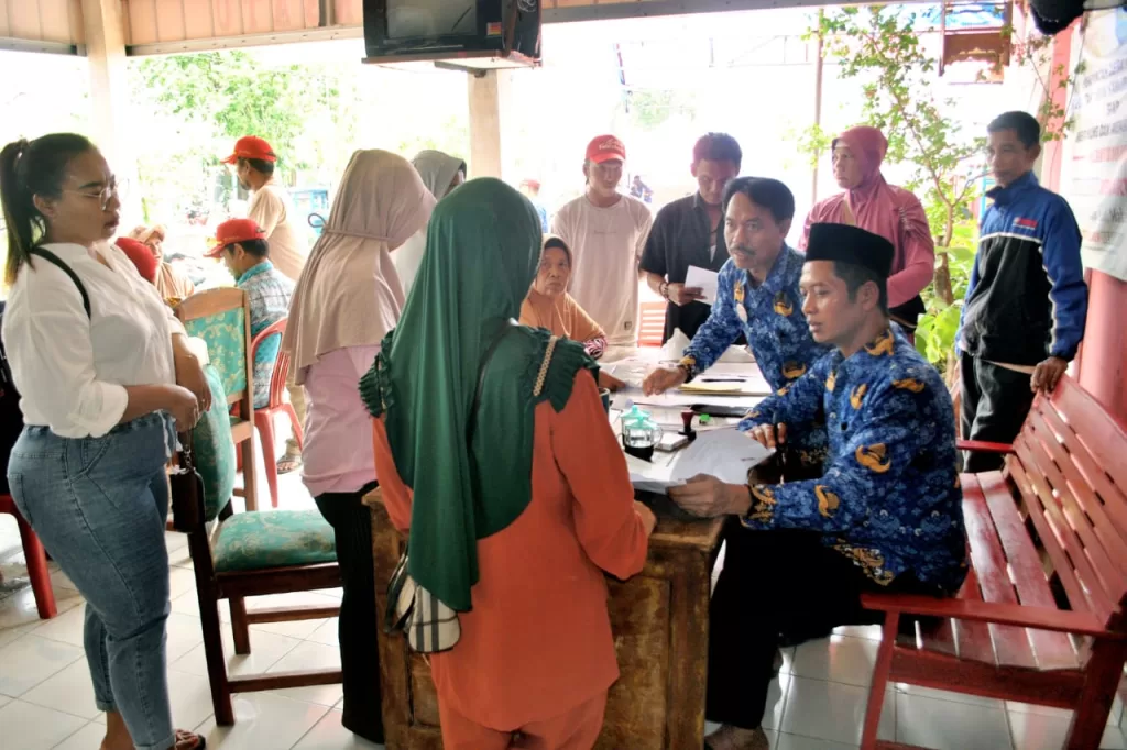 Woww !! Camat Terisi Ngantor di Desa, Ada Apa ?