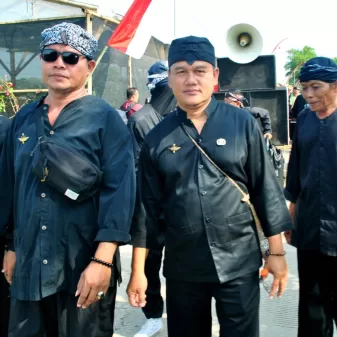 Apresiasi Kuwu Carkana Kepala Desa Cempeh, Hadiri Adat Ngarot