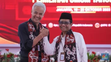 Setelah Prof Mahfud MD, Capres Ganjar Jejakan Kaki Di Tempat Pembuangan Bungkarno Kota Ende NTT