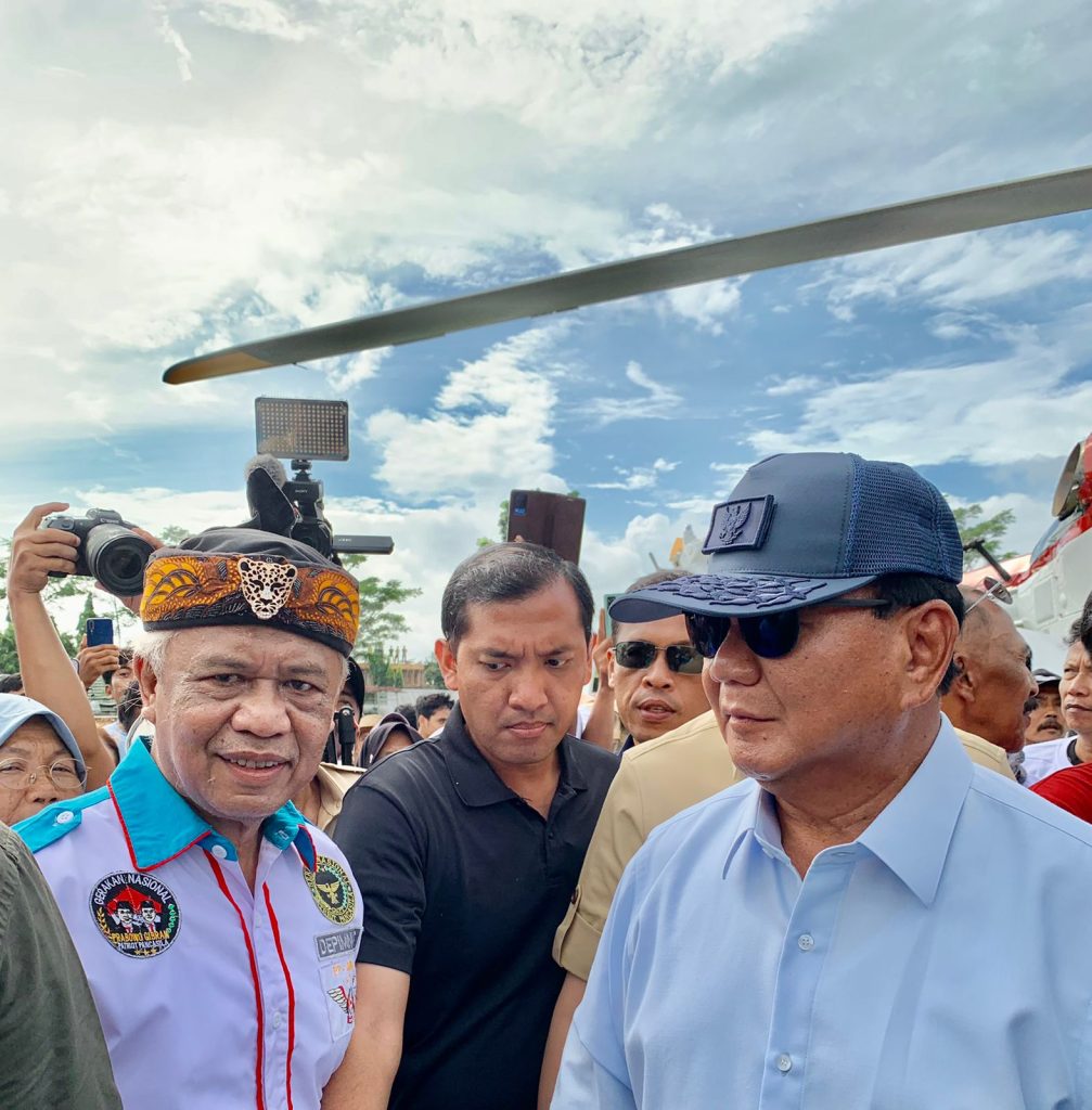 Joget Gemoy Prabowo Di dampingi Ketum Gernas GNPP Abah Anton Bikin Histeri Warga Subang