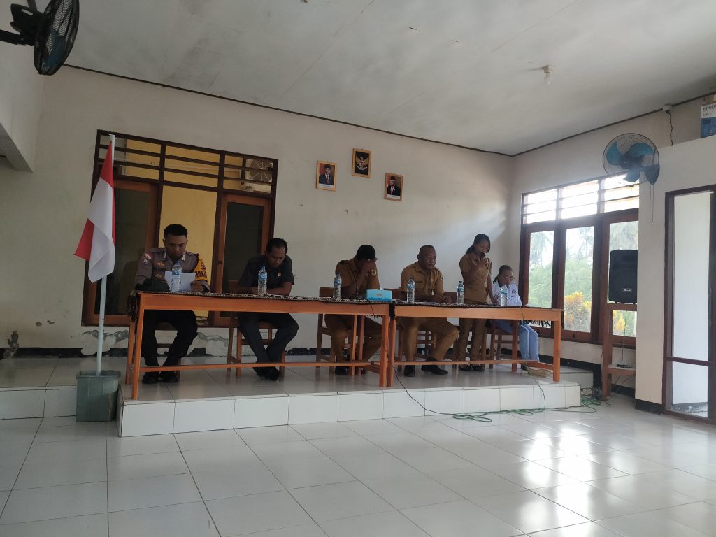 Sekcam Sabu Timur Minta Para Kades Proaktif Kontrol Program Pemberdayaan