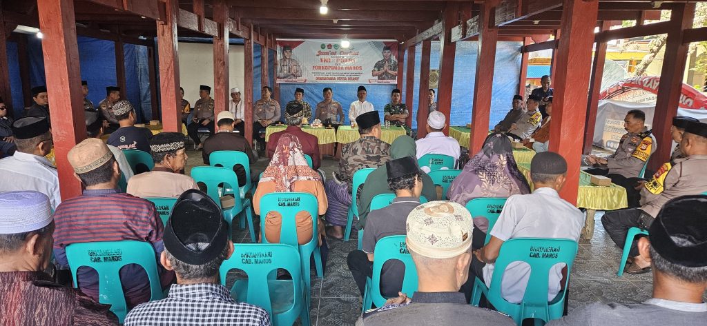 Polda Sulsel Gelar Curhat Jumat Bersama Warga Maros di Balla Lompoa Maros
