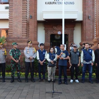 Kapolres Badung Hadiri Pendistribusian Logistik Pemilu 2024 dari Gudang KPU ke PPS Desa dan Kelurahan