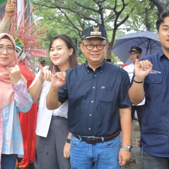 Wujudkan Pesta Demokrasi yang Damai, Pj. Wali Kota Bekasi Beserta Keluarga Gunakkan Hak Pilihnya