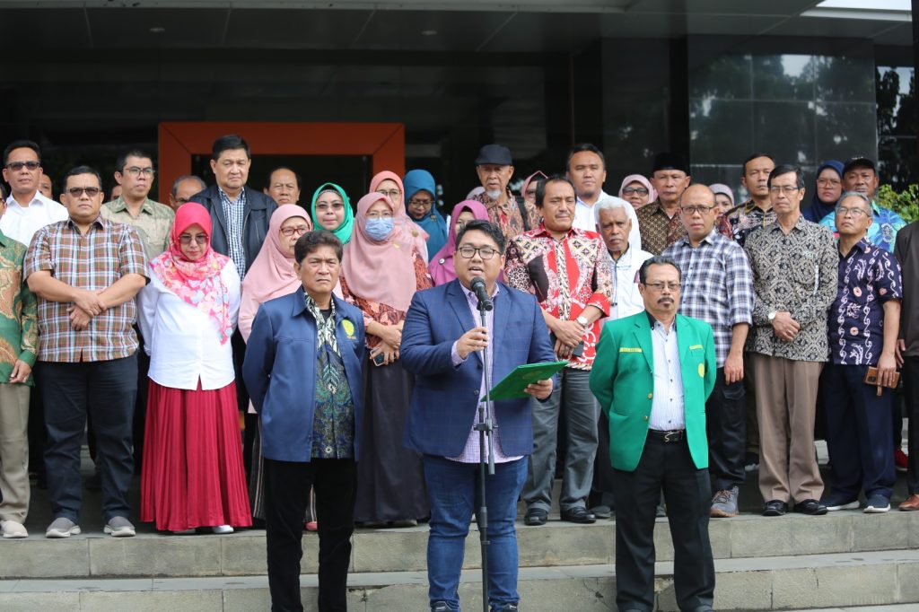 Krisis Etika Hukum, Defisit Demokrasi Substansial dan Darurat Kenegarawanan