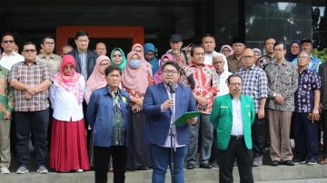 Krisis Etika Hukum, Defisit Demokrasi Substansial dan Darurat Kenegarawanan