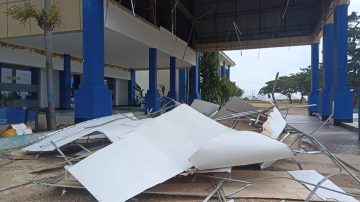 Angin Kencang Robohkan Plafon Lobi Kantor Bupati Sabu Raijua 