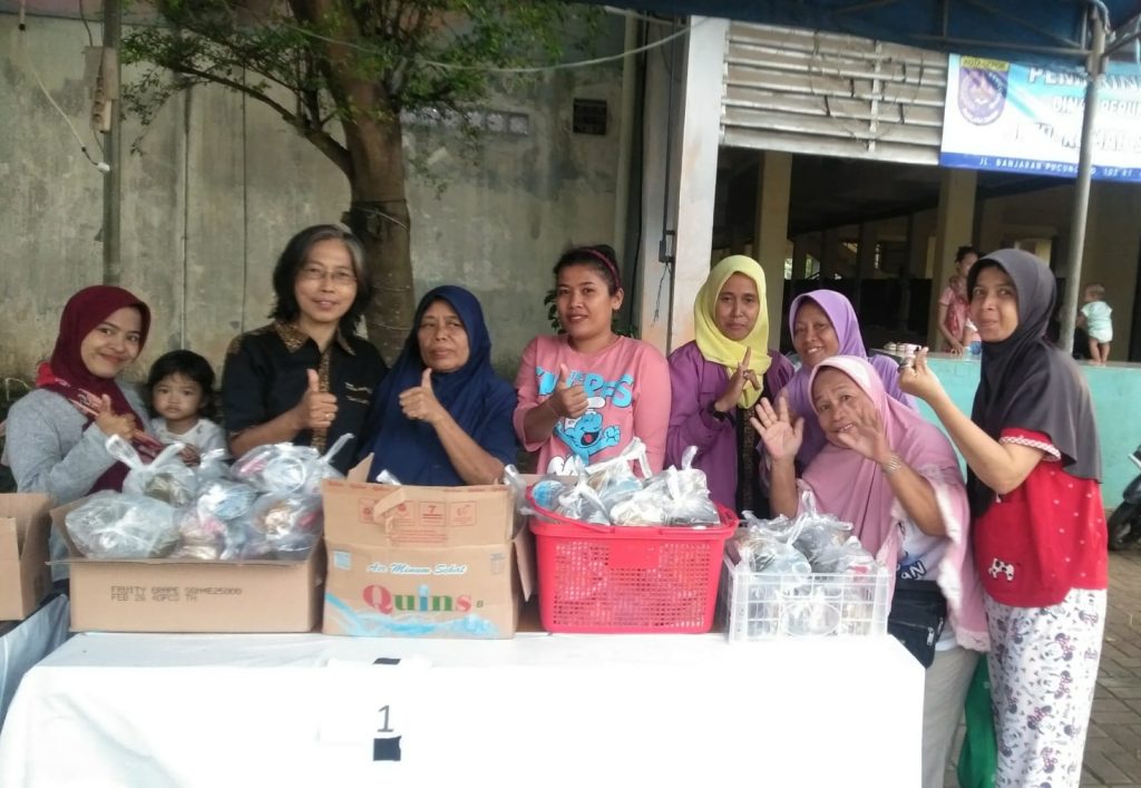 Redaksi Media WBN Dan Biro Depok Agenda Rutin Berbagi Tajil Di Rusunawan Depok
