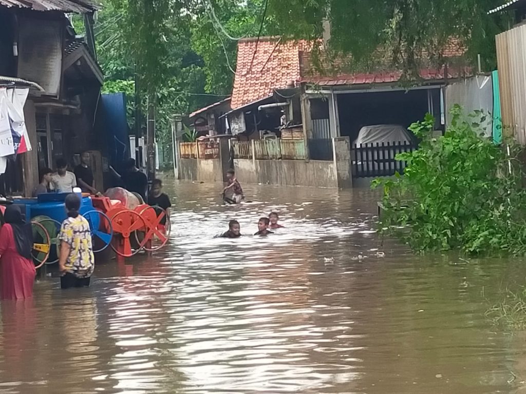 Kampung Jati Baru Tambun Selatan, Dikepung Banjir