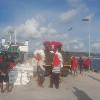 Luar Biasa !! PT NRI Kirim 1.500 Ton Garam Ke Surabaya dan Kupang 