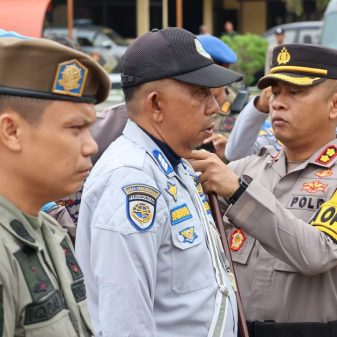 Kapolres Pinrang AKBP. Andiko Wicaksono Pimpin Gelar Pasukan Operasi Ketupat